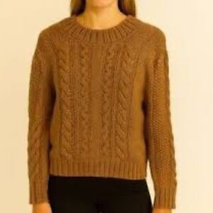 Elie. Tahari cable knit tan crew neck thick pullover sweater long sleeves sz Med